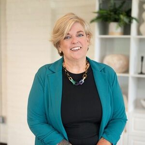 Meet your Posher, Leanna